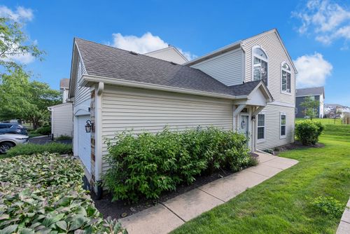 1909-1909 Misty Ridge Ln, Aurora, IL, 60503-7333 | Card Image