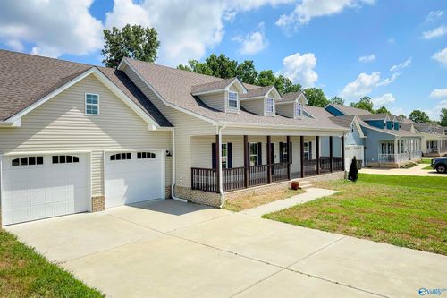 50 Spring Valley Dr, Danville, AL, 35619-6479 | Card Image