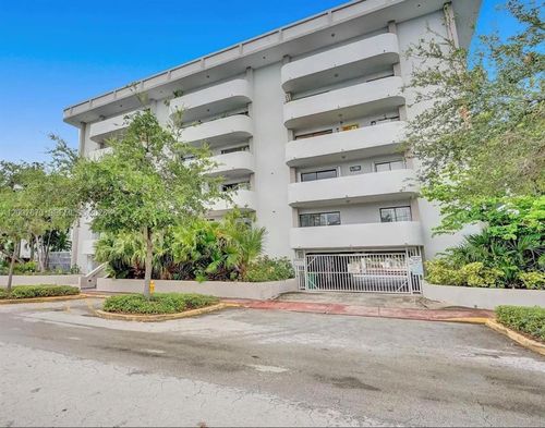 5b-110 S Shore Dr, Miami, FL, 33141-3980 | Card Image