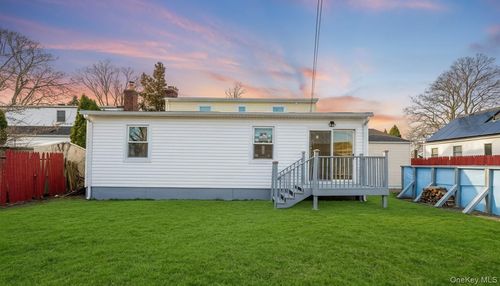 21 Linden Blvd, Hicksville, NY, 11801-5940 | Card Image