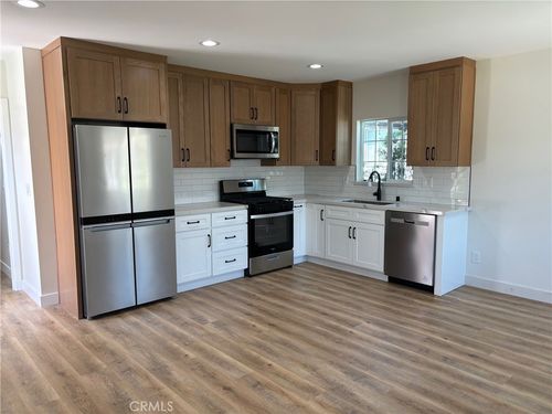 8235 Alameda St, Downey, CA, 90240 | Card Image