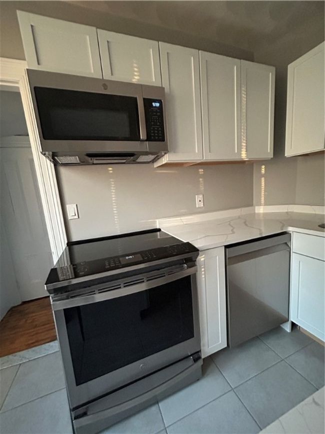 29 Hoppin Ave, House other with 3 bedrooms, 2 bathrooms and 6 parking in Riverside RI | Image 6