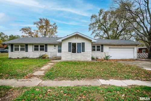 2104 Willow Street, Pekin, IL, 61554 | Card Image