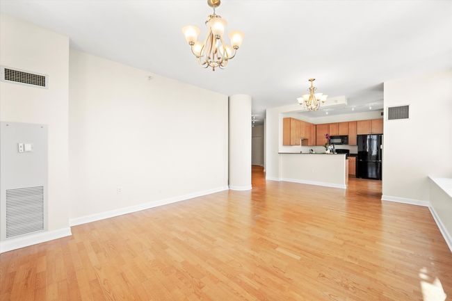 APT-2209 - 233 E 13 Th St, Condo with 2 bedrooms, 2 bathrooms and 1 parking in Chicago IL | Image 11