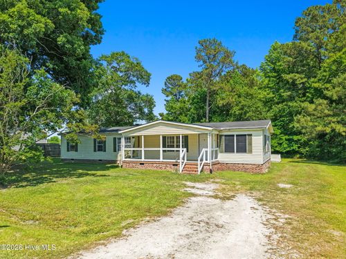 51 King Arthur Dr, Whiteville, NC, 28472-5285 | Card Image