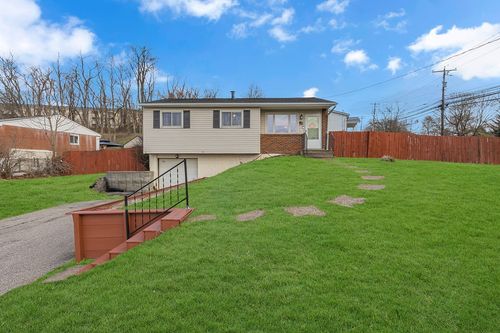 100 Palomino Dr, Oakdale, PA, 15071-9314 | Card Image