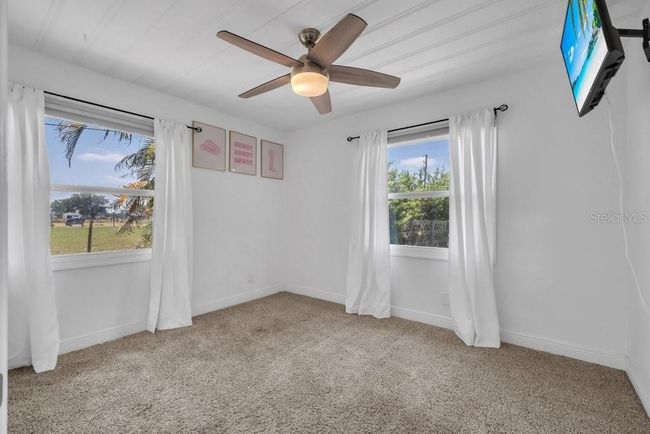 11015 S County Road 39, House other with 4 bedrooms, 2 bathrooms and null parking in Lithia FL | Image 24