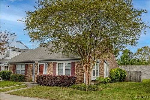 111 Cypress Xing, Yorktown, VA, 23692-4748 | Card Image