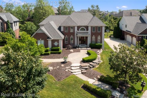 2901 Ambleside Ct, Rochester, MI, 48306-4920 | Card Image