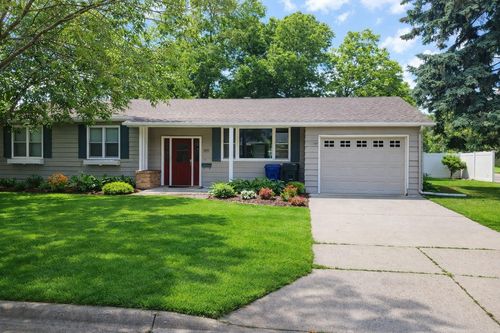 1235 Mitchell Pl, Fergus Falls, MN, 56537-1538 | Card Image