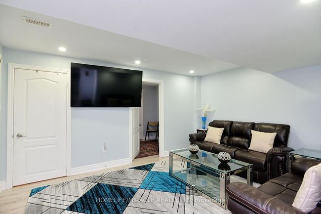 23 Falling Leaf Dr, House attached with 3 bedrooms, 4 bathrooms and 2 parking in Caledon ON | Image 30