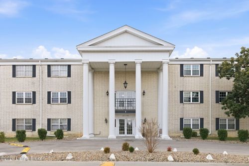 205 El Conquistador Pl, Louisville, KY, 40220-2021 | Card Image