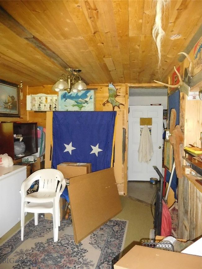 20 S Boulder Bear Rd, House other with 2 bedrooms, 3 bathrooms and null parking in Cardwell MT | Image 49