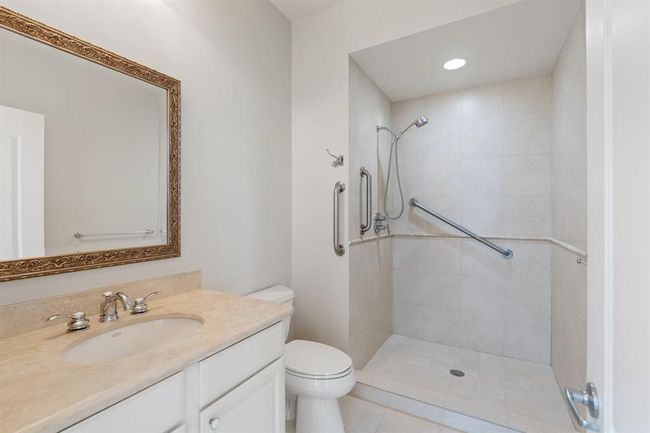 Ensuite guest bathroom at the second bedroom. | Image 31