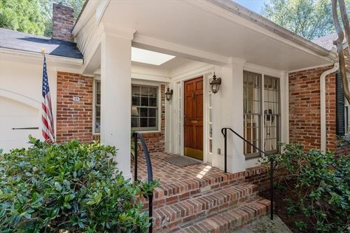 15 Mount Paran Rd Ne, Sandy Springs, GA, 30342-2209 | Card Image