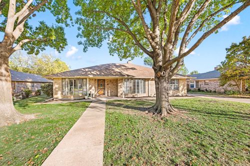 507 Crestview Dr, Grapevine, TX, 76051-3572 | Card Image
