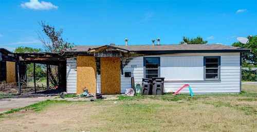 5213 E Berry St, Fort Worth, TX, 76119-7719 | Card Image