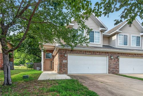 2572 E Turtle Creek Dr, Fayetteville, AR, 72701-4532 | Card Image