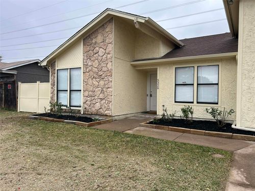5326 Creek Valley Dr, Arlington, TX, 76018-1894 | Card Image