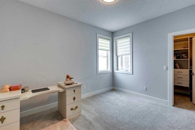 620 2 Street Ne, Home with 3 bedrooms, 2 bathrooms and 8 parking in Calgary AB | Image 6