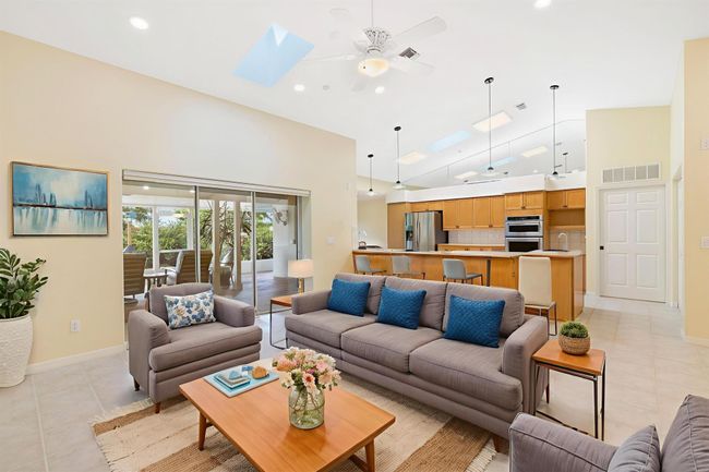 632 Concha Dr, House other with 3 bedrooms, 2 bathrooms and null parking in SEBASTIAN FL | Image 15