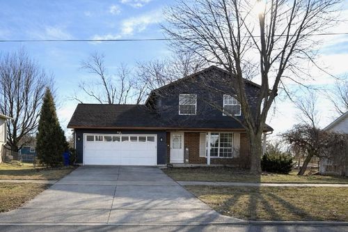 327 Boyson Rd, Cedar Rapids, IA, 52402-1428 | Card Image