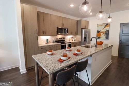 apt-4320-305 Collins Industrial Way, Lawrenceville, GA, 30043-6767 | Card Image