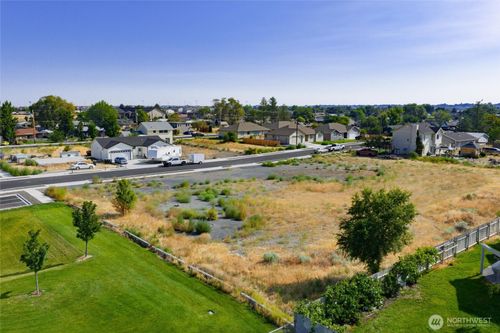 1047 W Virginia St, Moses Lake, WA, 98837-1458 | Card Image