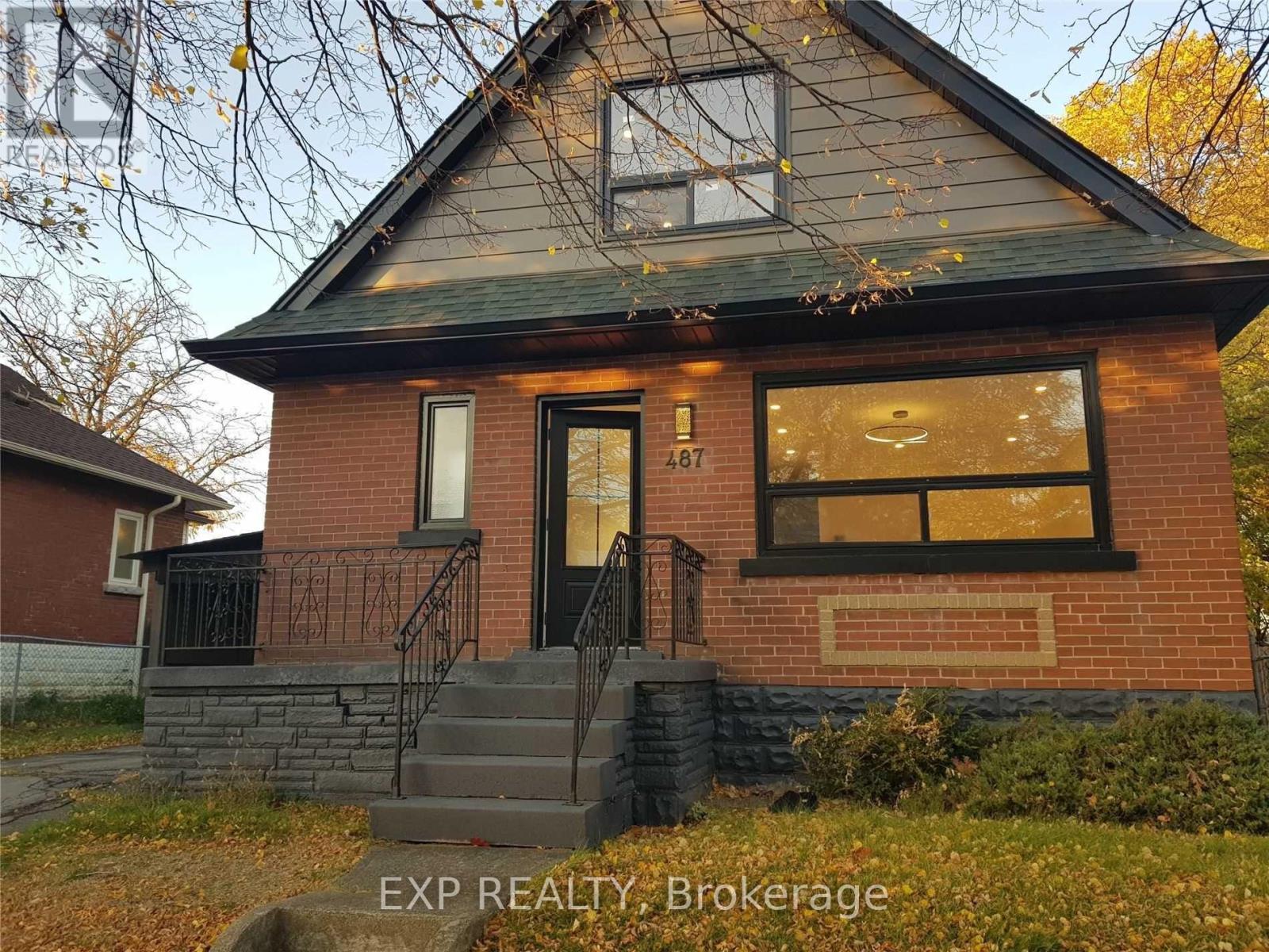 Residential Lease in Hamilton (Eastmount) 2