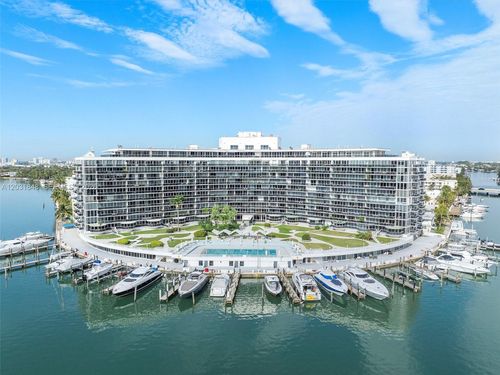 122-900 Bay Dr, Miami Beach, FL, 33141-5623 | Card Image