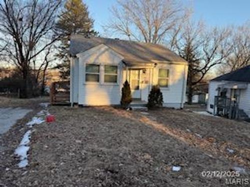 7121 Lamont Dr, Saint Louis, MO, 63136-2511 | Card Image