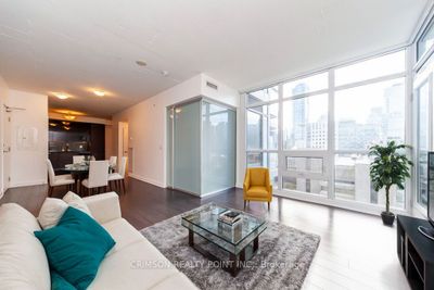 1614 - 210 Simcoe St, Condo with 1 bedrooms, 1 bathrooms and null parking in Toronto ON | Image 2