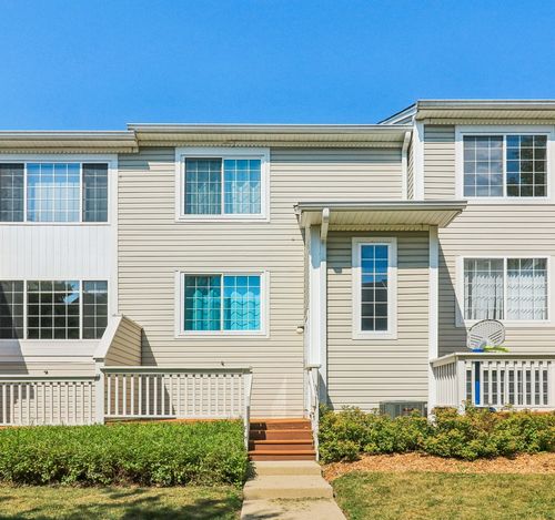 47 S Treehouse Ln, Round Lake, IL, 60073-3586 | Card Image