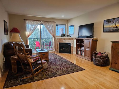 404-5631 Inlet Ave, Sechelt, BC, V7Z0J1 | Card Image