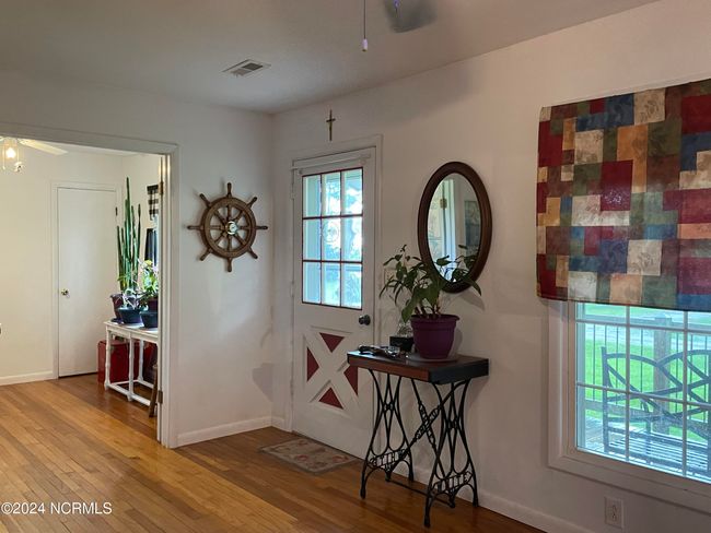 Living Rm | Image 15