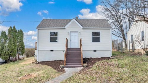 2002 Wayne St Ne, Roanoke, VA, 24012-7919 | Card Image