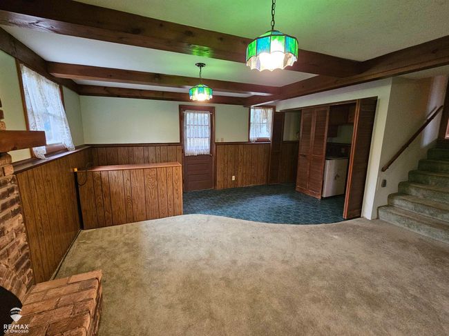 View towards the Laundry and Dry Bar | Image 19