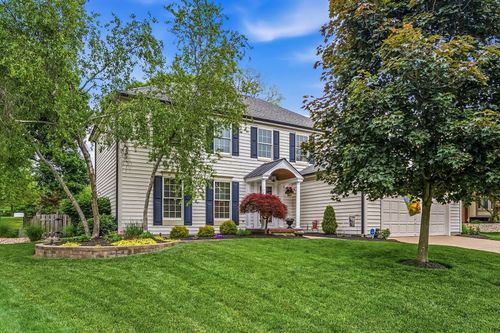 7691 Godfrey Cir, Reynoldsburg, OH, 43068-8110 | Card Image