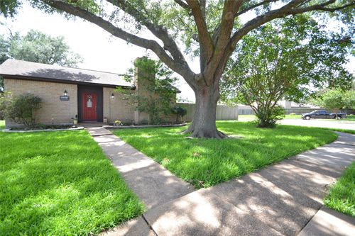 15927 Tumbling Rapids Dr, Houston, TX, 77084-2941 | Card Image