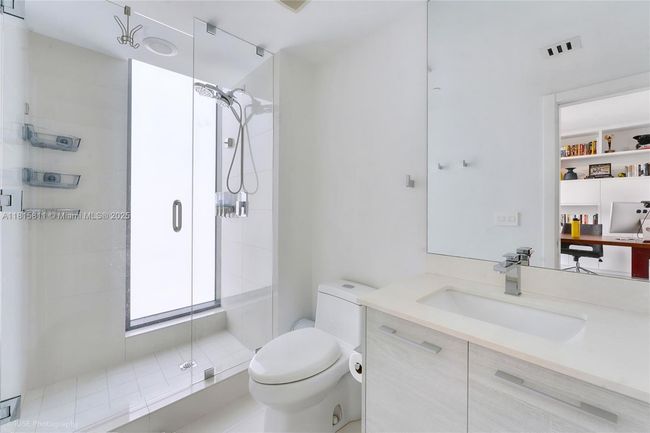 UNIT-4701 - 650 Ne 32 Nd St, Condo with 4 bedrooms, 5 bathrooms and null parking in Miami FL | Image 24