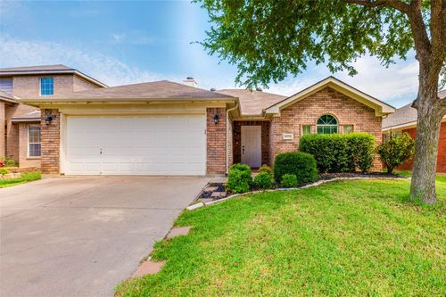 9013 Winding River Dr, Fort Worth, TX, 76118-7756 | Card Image