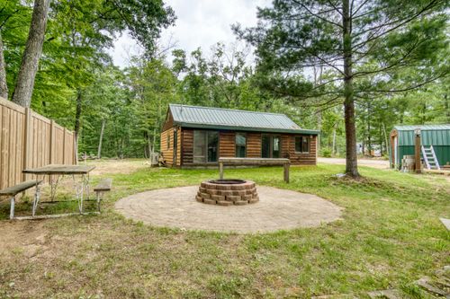 7306 N Perch Lake Dr, Bitely, MI, 49309-9004 | Card Image