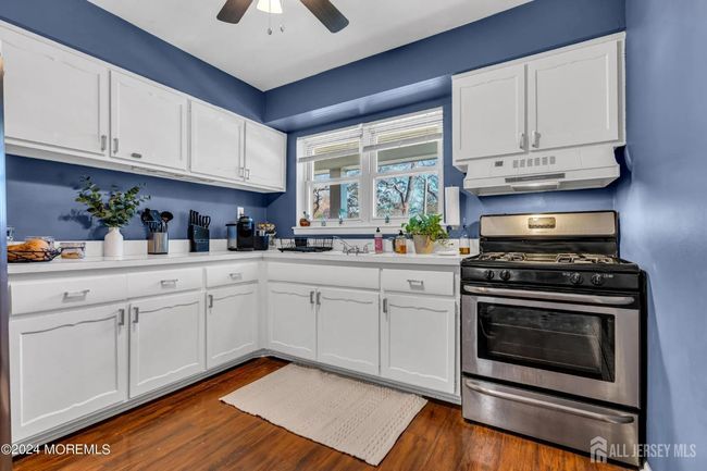 32 Woodedge Ave, Townhouse with 1 bedrooms, 1 bathrooms and null parking in Edison NJ | Image 5