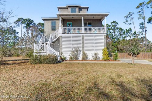 6401 Ascot Dr, Biloxi, MS, 39532-5828 | Card Image