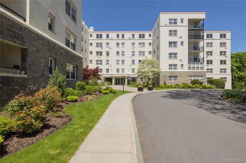 5j-1 Stoneleigh, Bronxville, NY, 10708-2608 | Card Image