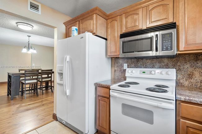 APT-4 - 3660 Citrus Trce, Condo with 2 bedrooms, 2 bathrooms and null parking in Davie FL | Image 10
