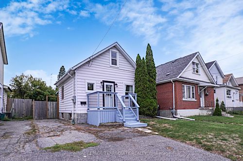 104 Park Rd S, Oshawa, ON, L1J4G9 | Card Image