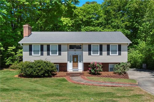 5245 Seward Cir, Pfafftown, NC, 27040-8736 | Card Image