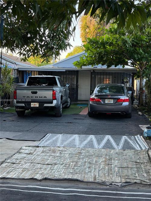 1111 Nw 26th St, Miami, FL, 33127-4033 | Card Image