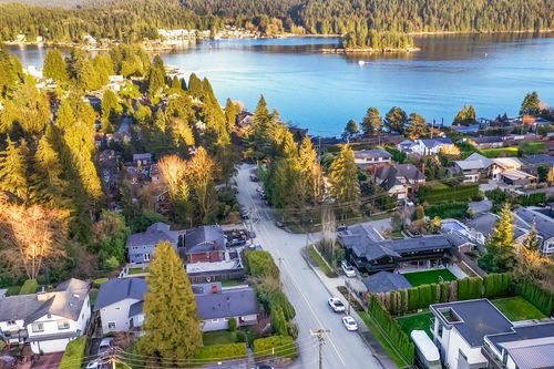 1008 Caledonia Ave, North Vancouver, BC, V7G1T3 | Card Image